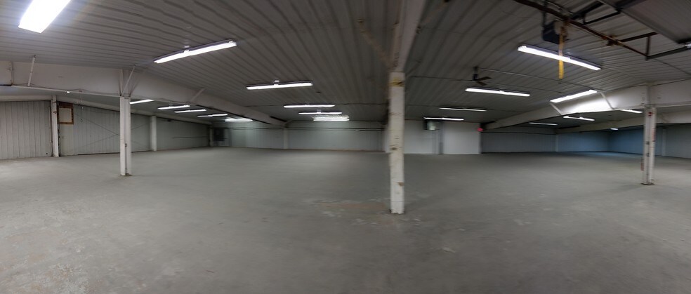 More Photos Of 30 Bridge Rd, Rouses Point Distribution For Lease