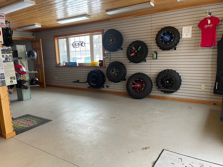 More Photos Of 5165 Linden St, Laona General Retail For Sale
