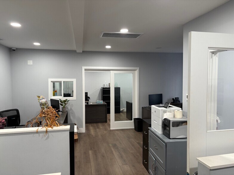 More Photos Of 1646 W 130th St, Gardena Manufacturing For Sale