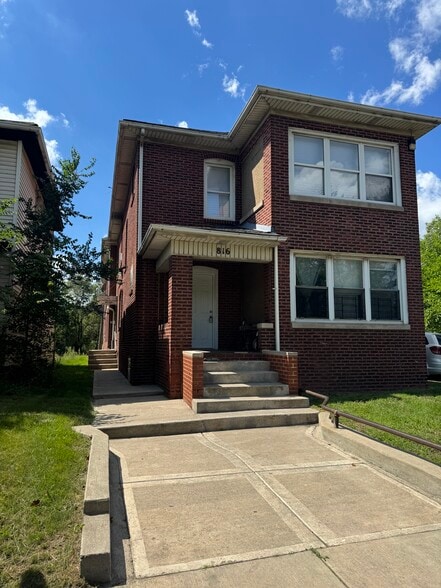 Primary Photo Of 816 Pennsylvania St, Gary Apartments For Sale
