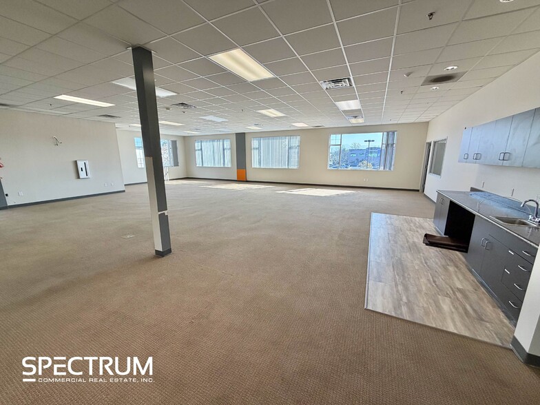 More Photos Of 25106 Avenue Tibbitts, Valencia Loft Creative Space For Sale