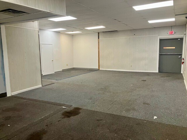 More Photos Of 569-577 Mill St, New Bedford Storefront For Lease