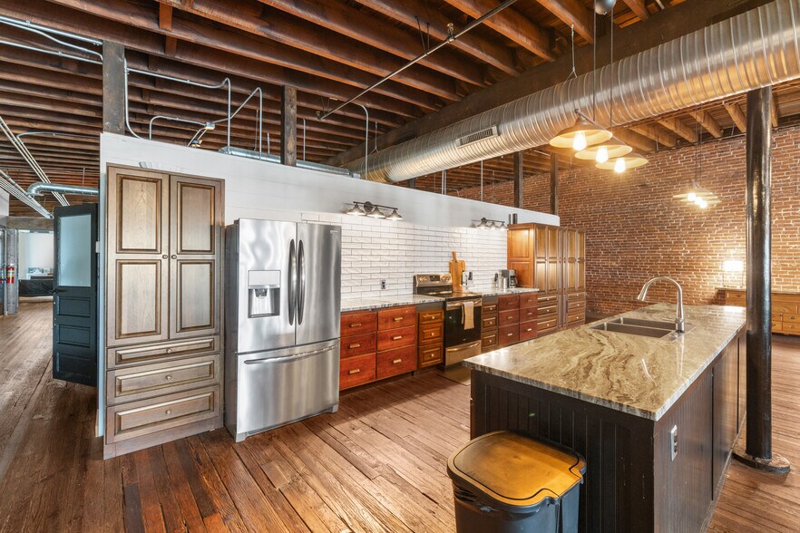 More Photos Of 120 N Elm St, Henderson Storefront Retail Residential For Sale