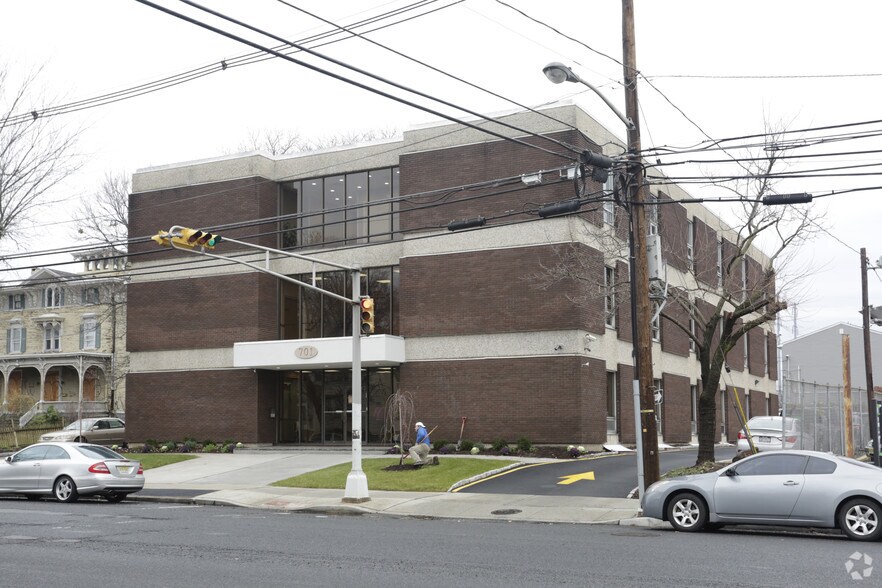 Primary Photo Of 701 Newark Ave, Elizabeth Office For Lease