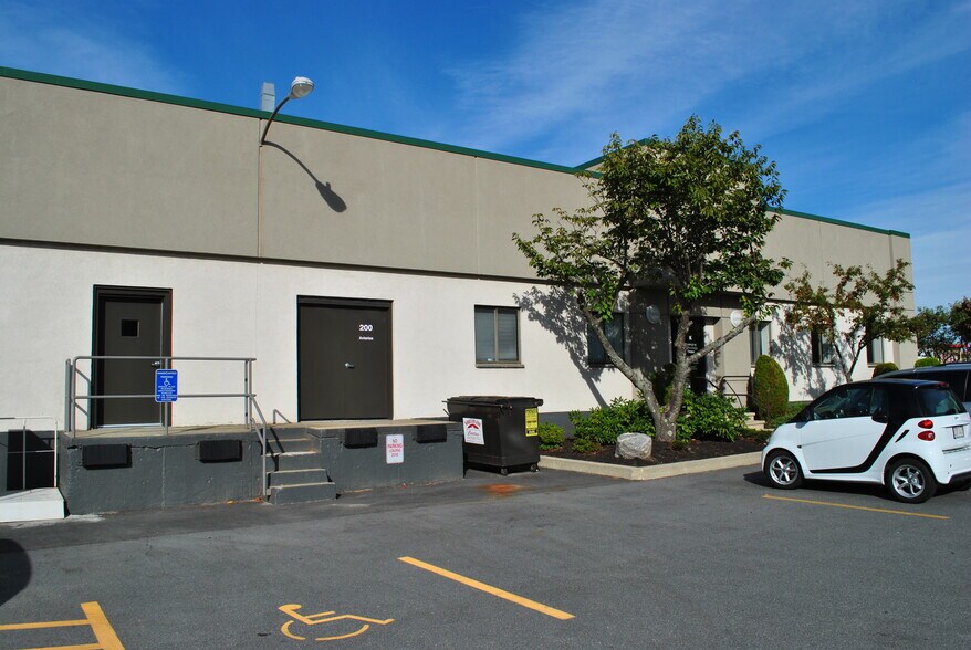 More Photos Of 25 Olympia Ave, Woburn Research And Development For Lease