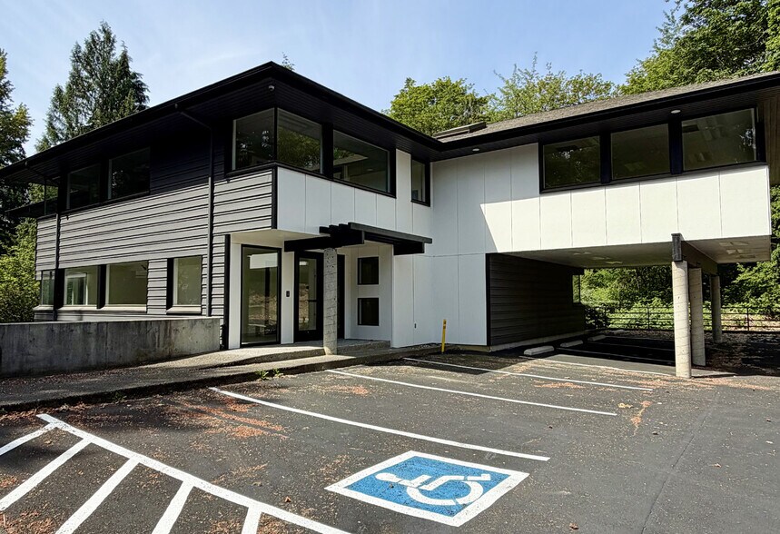 More Photos Of 13629 NE Bel Red Rd, Bellevue Office For Lease