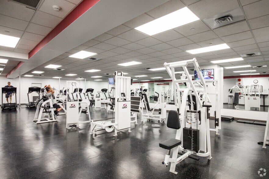 More Photos Of 145 Pinelawn Rd, Melville Office For Lease