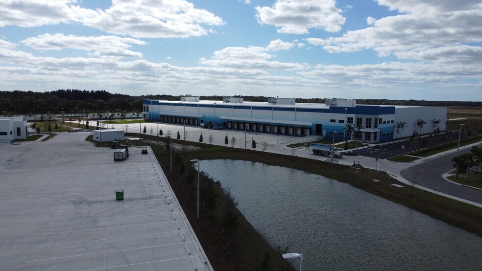 More Photos Of 2500 SW Kanner Hwy, Stuart Unknown For Lease