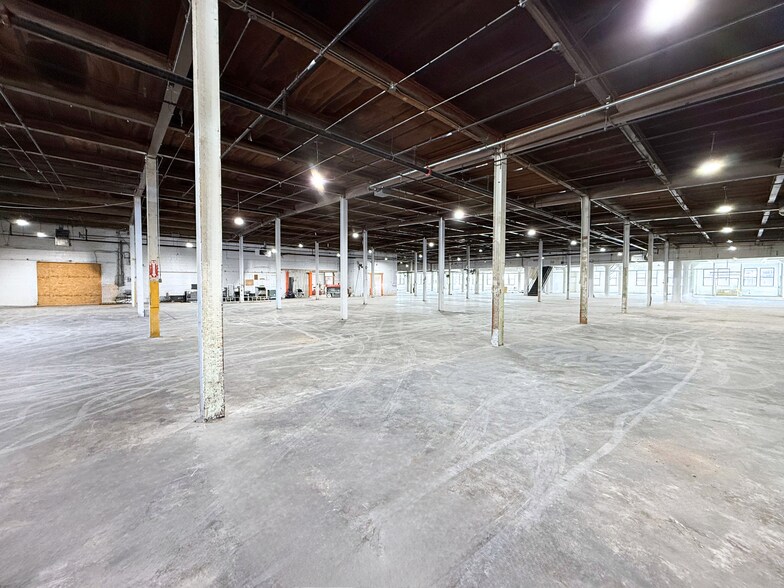 More Photos Of 499 E Erie Ave, Philadelphia Industrial For Sale
