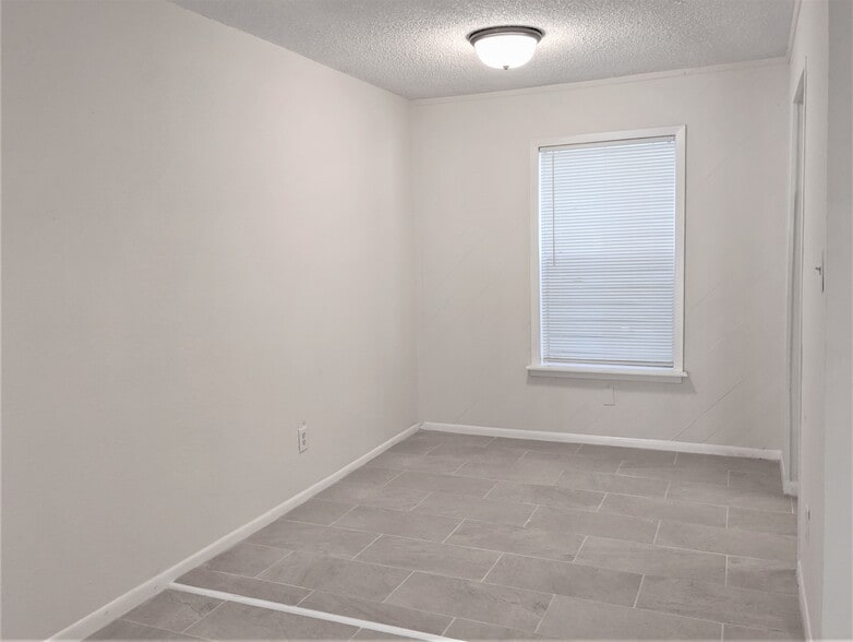More Photos Of 704 E 22nd St, Houston Apartments For Sale