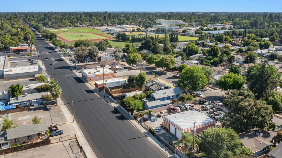 More Photos Of 1506 N Palm Ave, Fresno Auto Repair For Sale