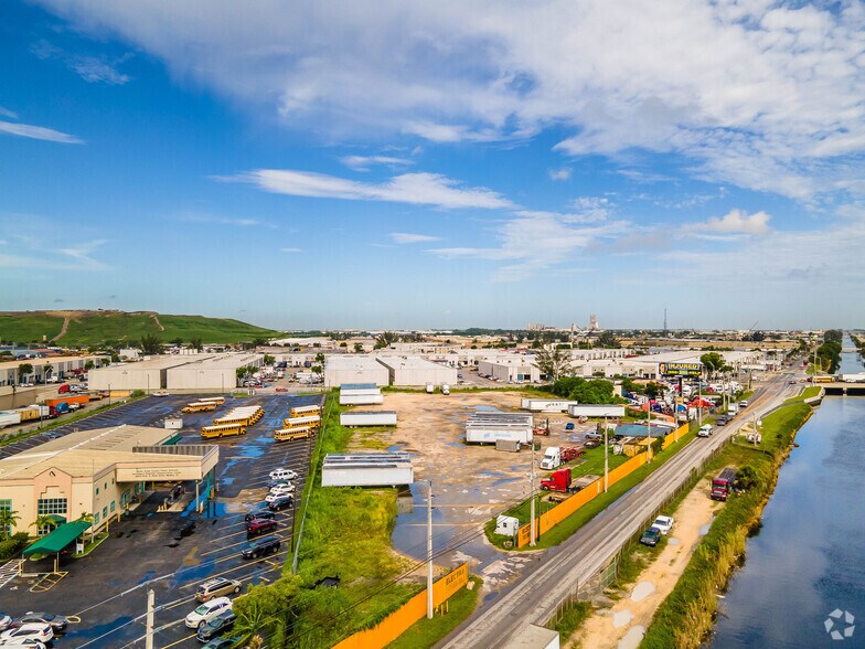 More Photos Of 9950 NW South River Dr, Medley Land For Lease