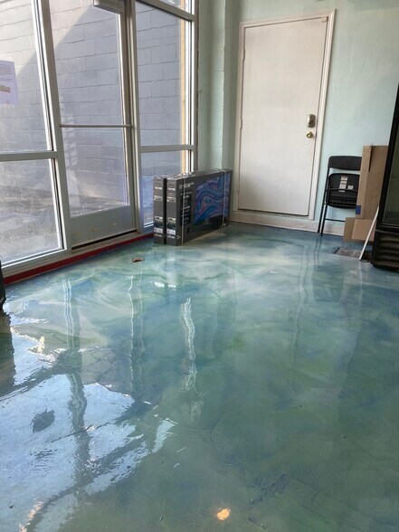 More Photos Of 2401 N Harding St, Indianapolis Flex For Sale