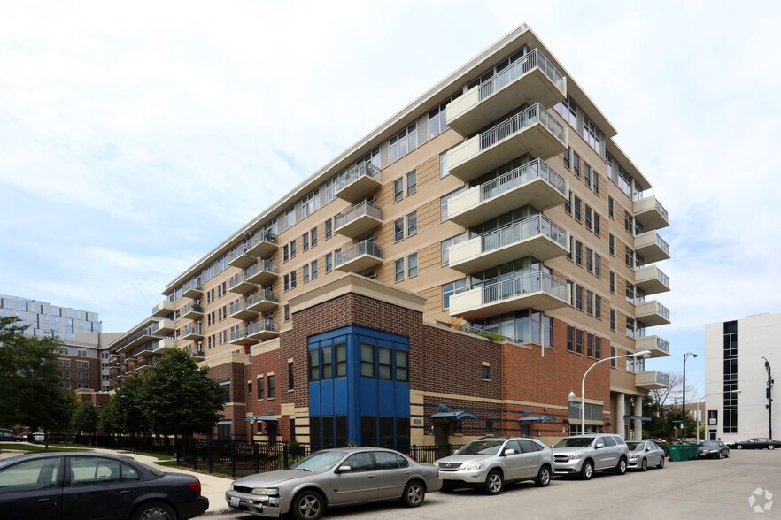 More Photos Of 511 W Division St, Chicago Apartments For Lease