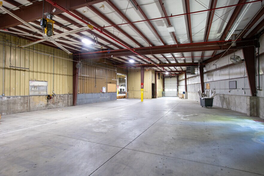 More Photos Of 125 Pecks Rd, Pittsfield Warehouse For Sale