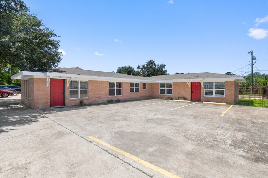 More Photos Of , McAllen General Retail For Sale