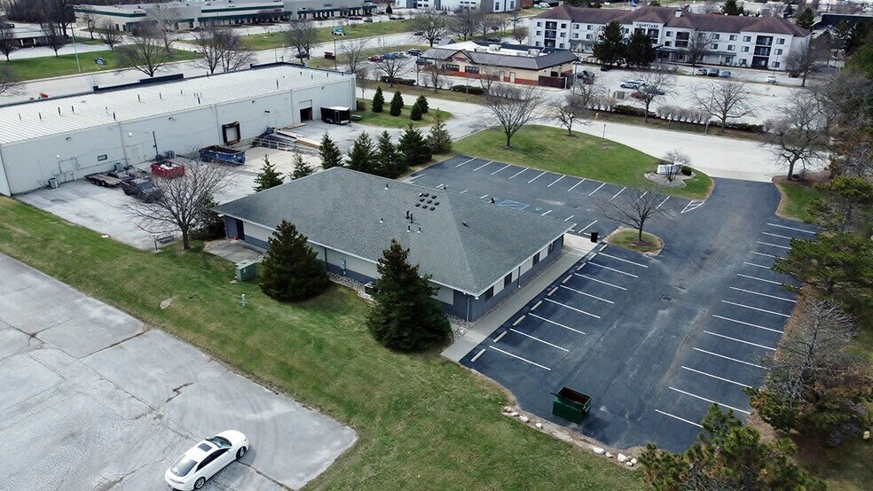 More Photos Of 370 Osage St, Maumee Office For Sale