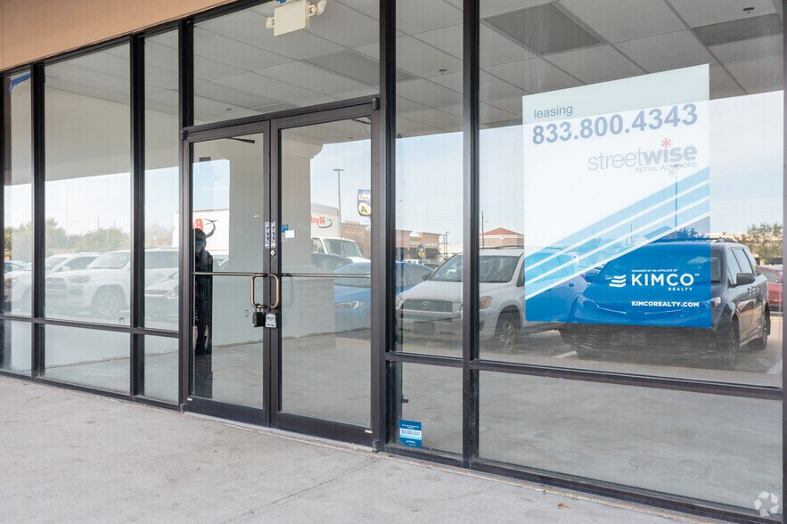 More Photos Of 6501-6887 Highway 6 N, Houston Unknown For Lease