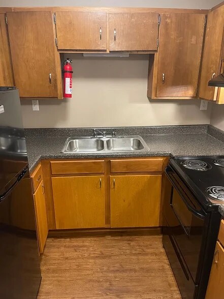 More Photos Of 2601 Cole St, Tuskegee Institute Apartments For Sale