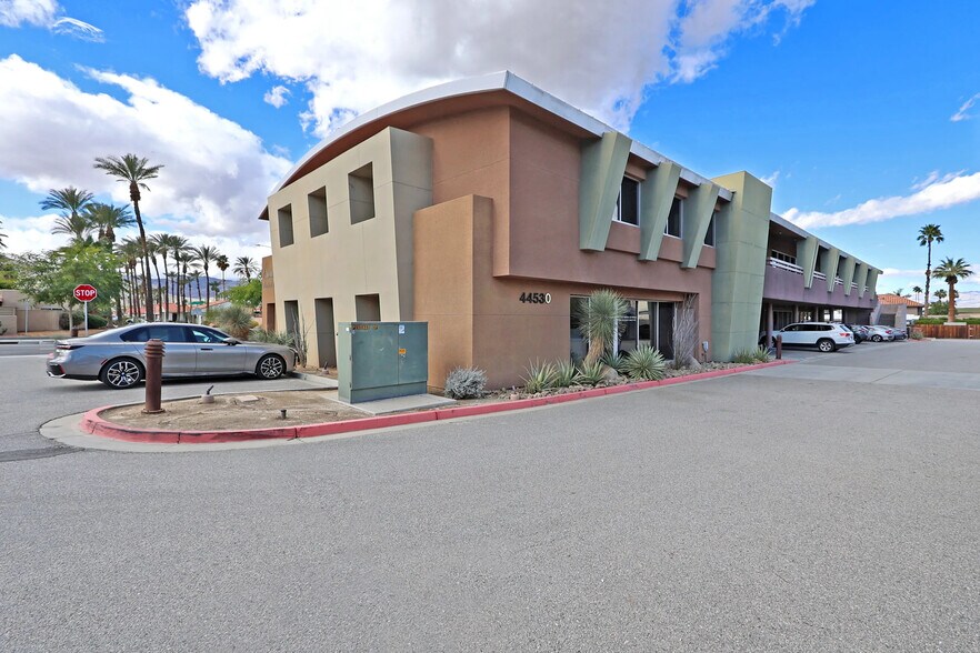 More Photos Of 44530 San Pablo Ave, Palm Desert Medical For Lease