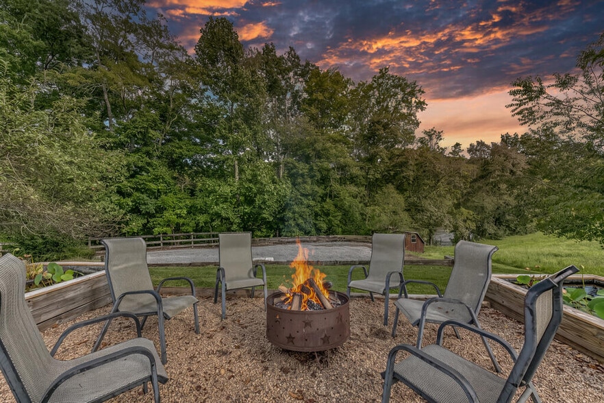 More Photos Of 19080 N Fork River Rd, Abingdon Specialty For Sale