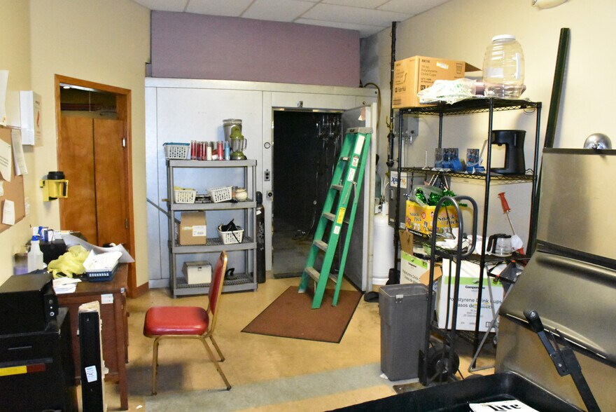 More Photos Of 18208 Cussewago Rd, Meadville Restaurant For Sale