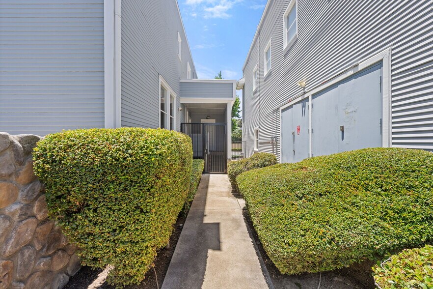 More Photos Of 503 W Palm Dr, Placentia Office Residential For Lease