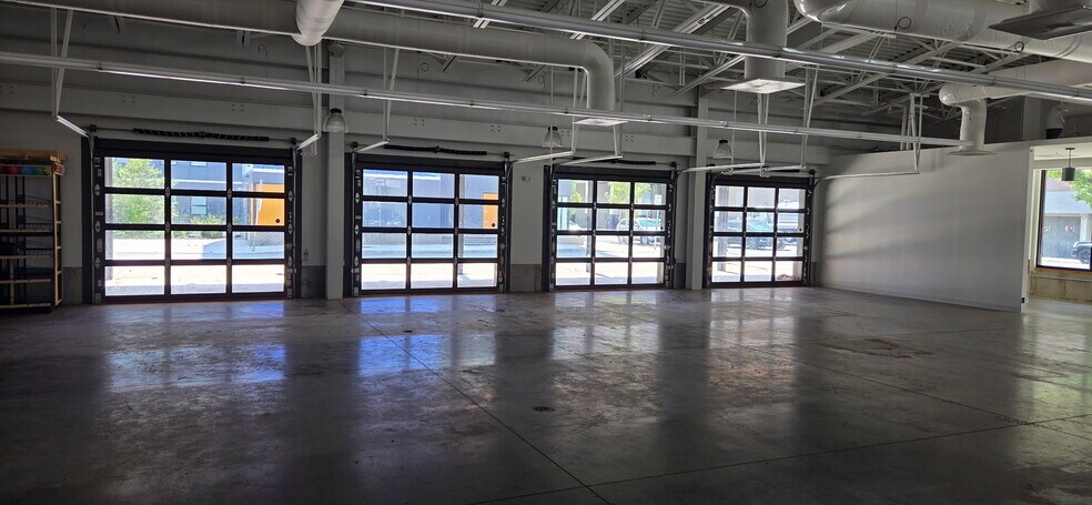 More Photos Of 225 Ellicott St, Buffalo Supermarket For Sale