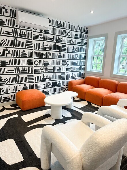 More Photos Of 453 W Main St, Huntington Coworking Space