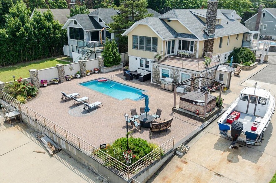 More Photos Of 720 Clarence Ave, Bronx Multifamily For Sale