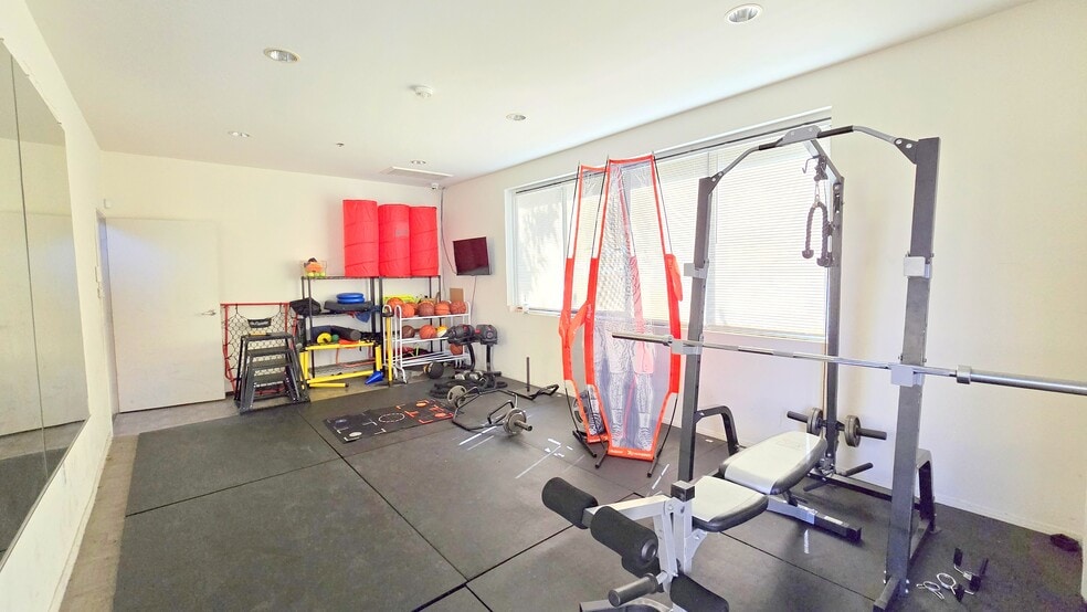 More Photos Of 1773 W San Bernardino Rd, West Covina Unknown For Lease