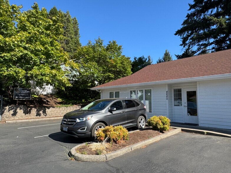 More Photos Of 4656 Commercial St SE, Salem Restaurant For Sale