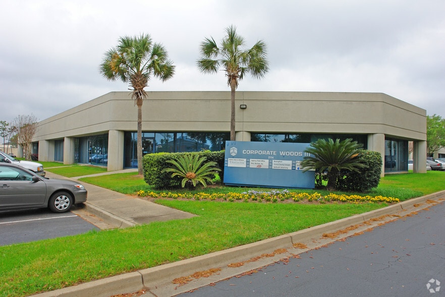 More Photos Of 2114 Airport Blvd, Pensacola Office For Lease
