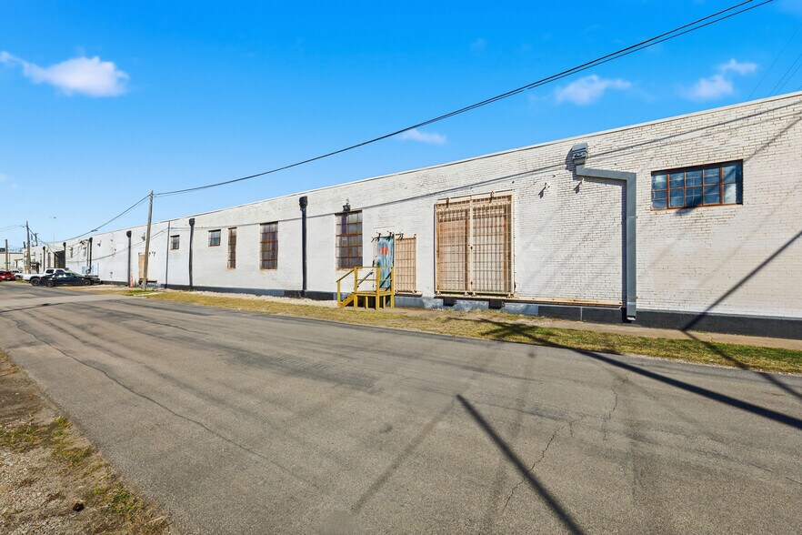 Primary Photo Of 2700 Atlanta St, Dallas Warehouse For Lease
