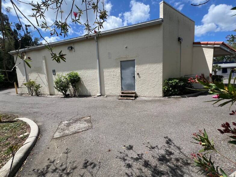 More Photos Of 3915-4105 Cortez Rd, Bradenton General Retail For Lease