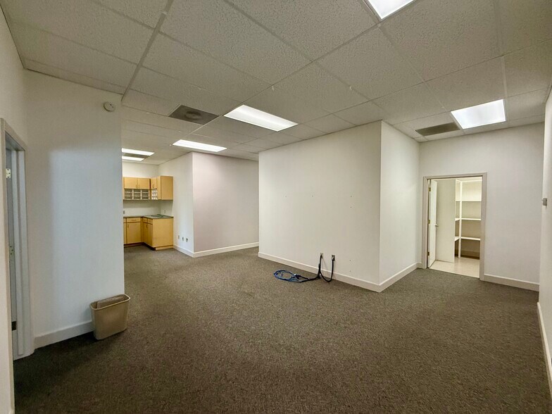 More Photos Of 373 W Saint Charles St, San Andreas Bank For Lease