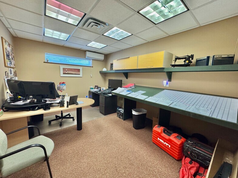 More Photos Of 4435 Austin Blvd, Island Park Office Residential For Sale