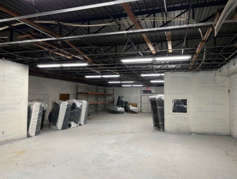 More Photos Of 3260 Pio Nono Ave, Macon-Bibb Storefront Retail Office For Sale