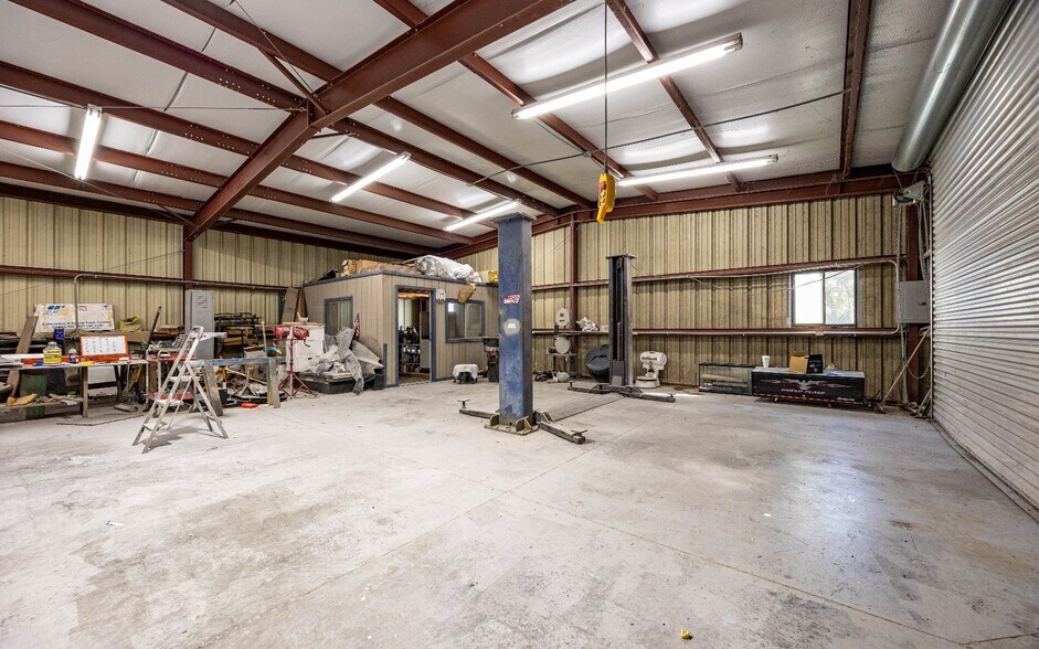 More Photos Of 13508 US HWY 90, Live Oak Industrial For Sale