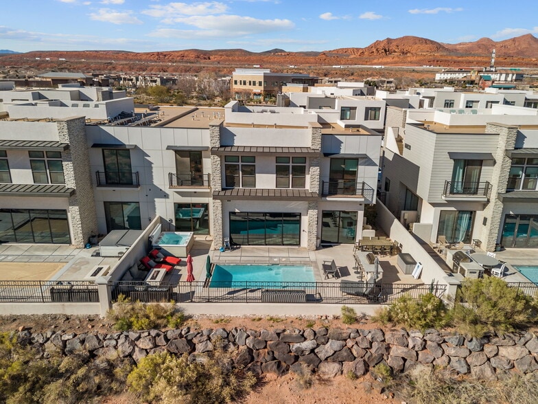 More Photos Of 2248 N Double Eagle Ln, Washington Specialty For Sale