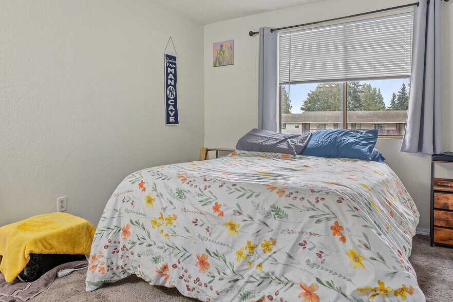 More Photos Of 6310 49th Dr NE, Marysville Multifamily For Sale