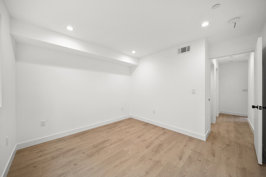 More Photos Of 171 S Hoover St, Los Angeles Apartments For Sale