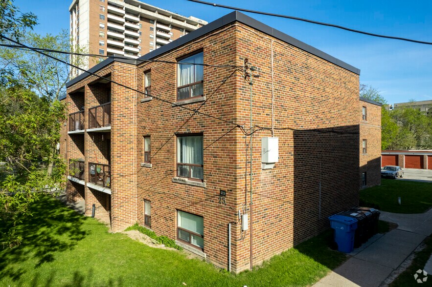 More Photos Of 25 Hotspur Rd, Toronto Apartments For Sale