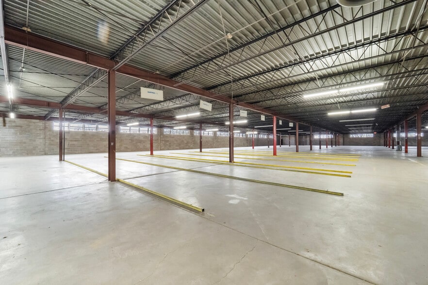 More Photos Of 209 W Main St, Linn Warehouse For Sale