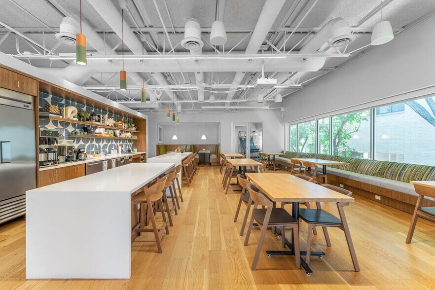 More Photos Of 3400 Oak Grove Ave, Dallas Office For Lease