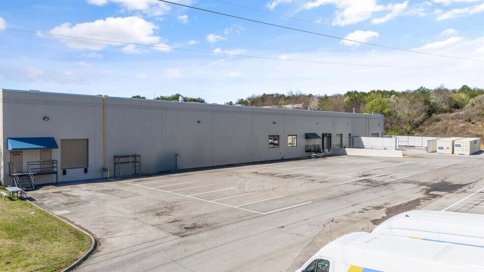 More Photos Of 1832 Midpark Rd, Knoxville Flex For Lease