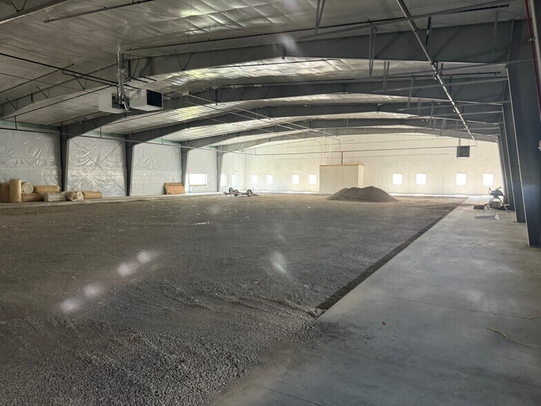 More Photos Of 2250 Graham St, Bartlett Warehouse For Lease