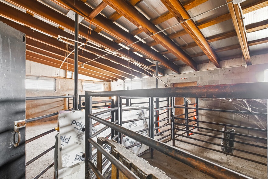 More Photos Of 1908 Water Level Rd, Somerset Specialty For Sale