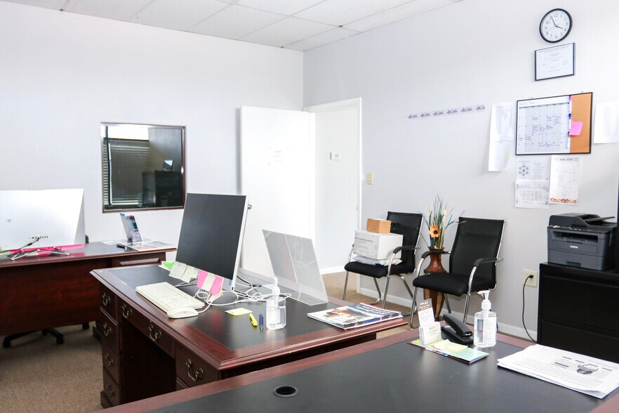 More Photos Of 36 Private Road 6245, Dayton Flex For Lease