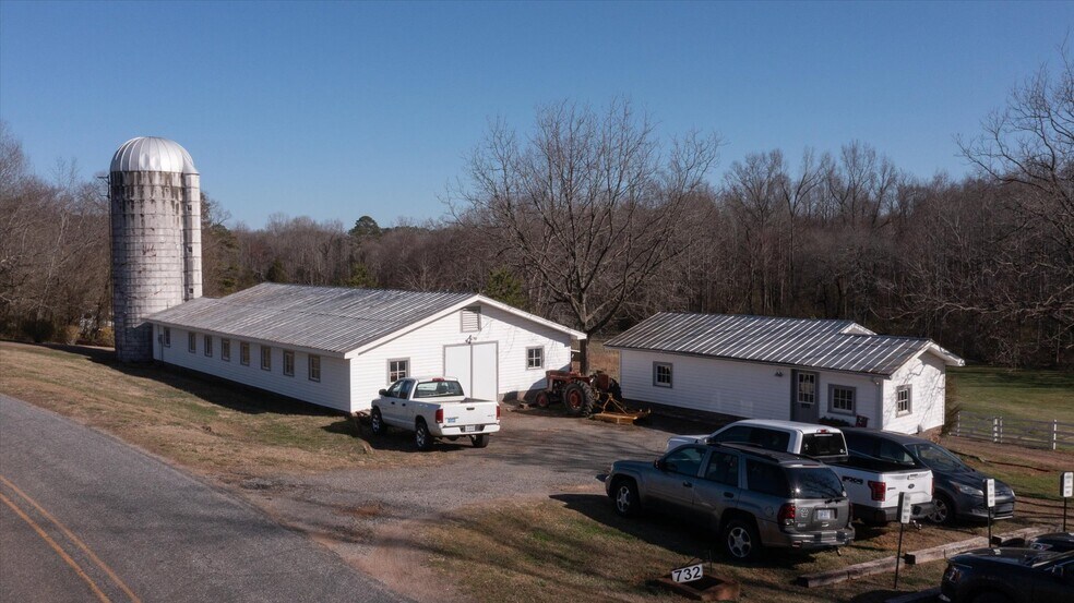 More Photos Of 732 Crowe Dairy Rd, Forest City Winery Vineyard For Sale